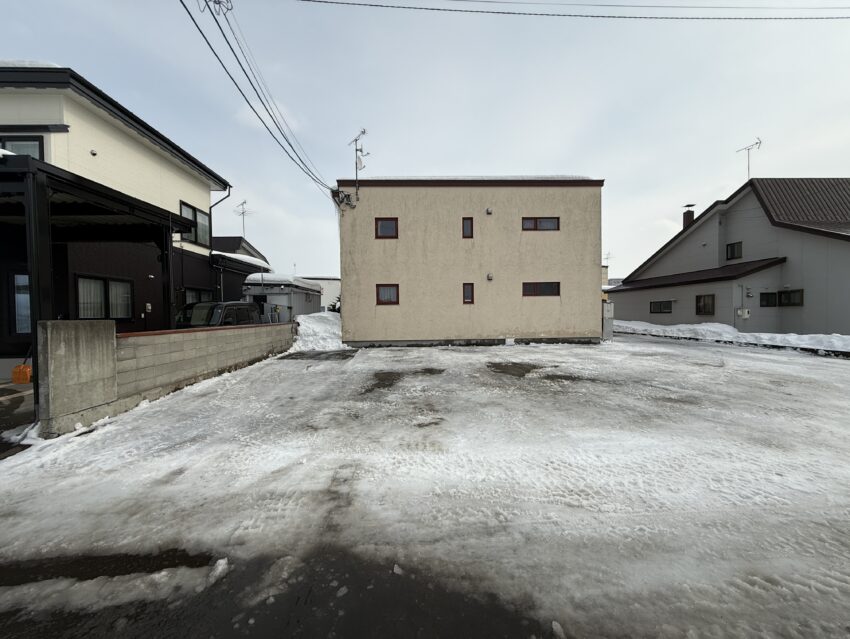 旭川市アパート駐車場 排雪作業後の様子