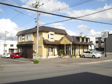 旭川市旭神|店舗付き住宅外観